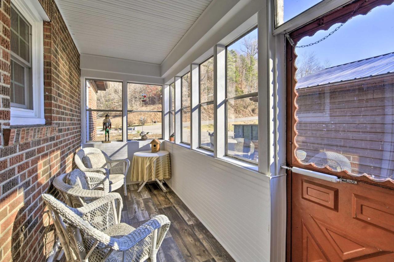 Homeplace With Yard - 10 Mi To Jenny Wiley! Paintsville Екстериор снимка